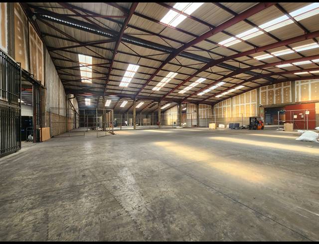 8,000M² WAREHOUSE FOR SALE IN JUPITER